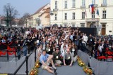 Dobrovolnický tým, který pomáhal při projevu prezidenta USA Baracka Obamy v Praze